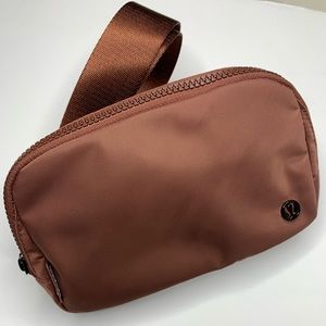 Lululemon || Everywhere Belt Bag